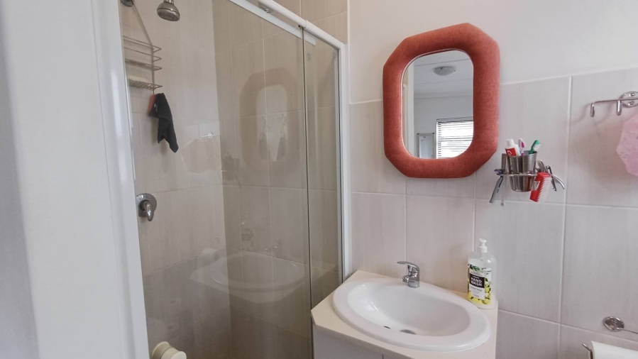 3 Bedroom Property for Sale in Britannia Bay Western Cape